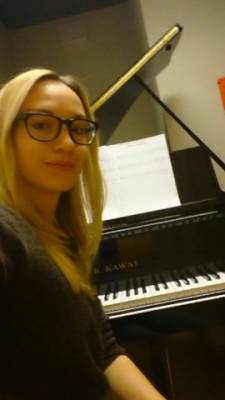 Musiklehrer Sandrina Birett